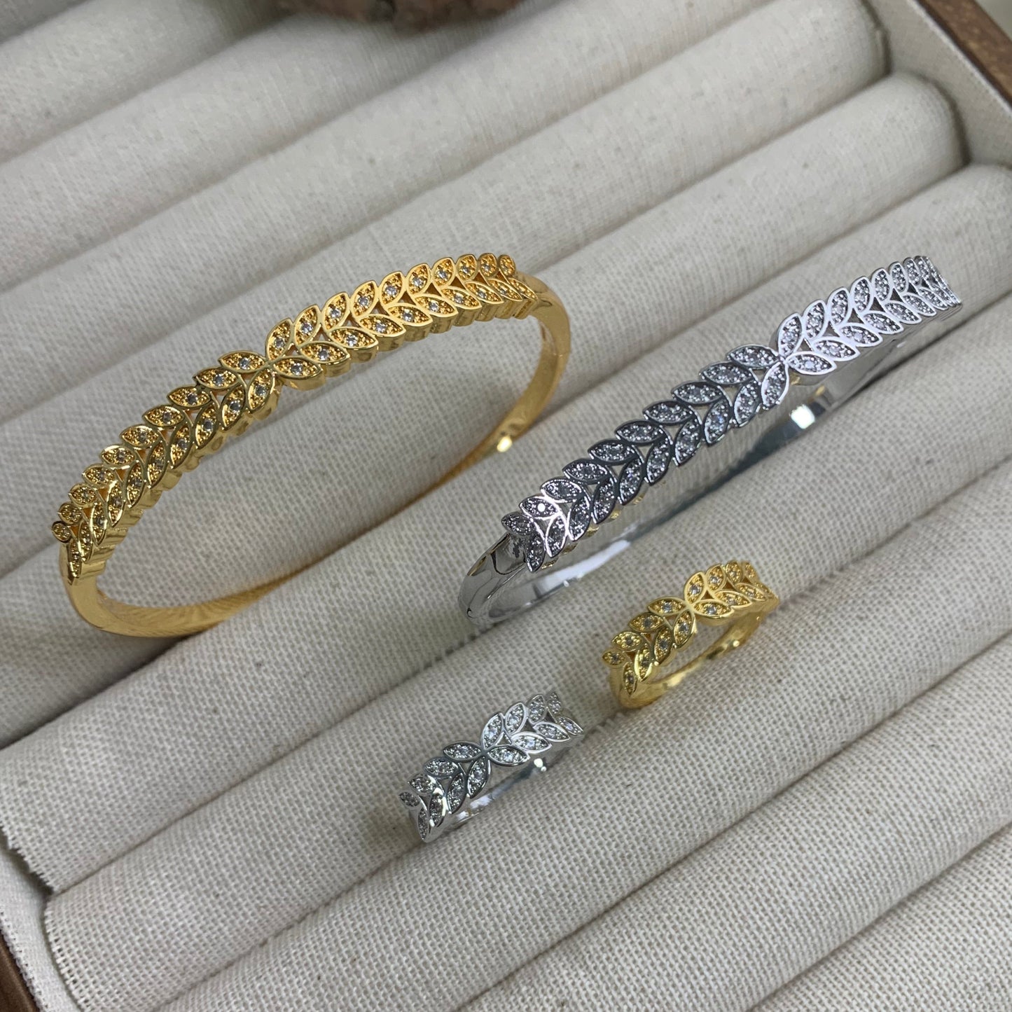 Wheat design bangle and ring set